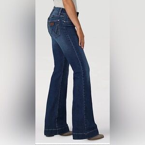 Wrangler® Ladies Retro Mae Mid Rise Dark Blue Bootcut Jeans 30/9X34